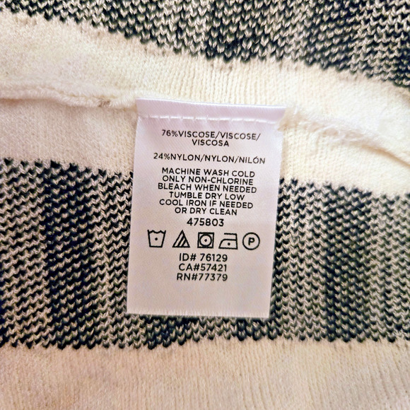 Ann Taylor peplum Black and White striped sleeveless sweater - Picture 9 of 10